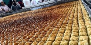 Yarım tonluk baklava rekor kırdı