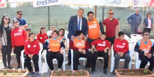 Teniste özel konuklar vardı