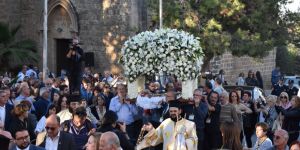 Kıbrıslı Rumlar Ay. Georgios Kserinos Kilisesi’nde ayin yaptı