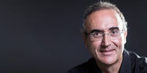 Sunay Akın;  “Ben hep insanı aradım”