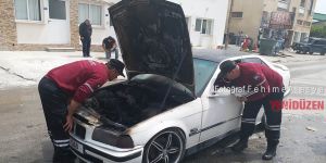 Seyir halindeki araç alev aldı