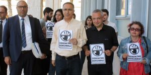 DAÜ-SEN davalı öğrencilere destek verdi