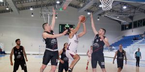 YDÜ farklı başladı: 99-67