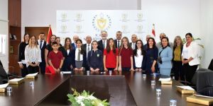 Özyiğit: “Kıbrıs Türk halkı Atatürk’ün çizdiği yolda yaşamını sürdürüyor”