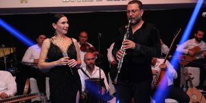 Lefkoşa’da Şevval Sam ve Hüsnü Şenlendirici rüzgarı