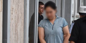 "Sandalyeyi çekmesine rağmen oturmasını söyledi"