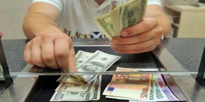 FAİZ ARTTI, DÖVİZ DÜŞÜŞTE