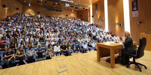 Saba Tümer hayranları ile buluştu