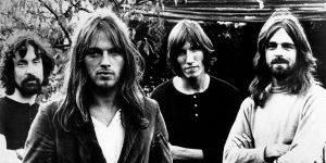 Ya Bir Şarkı Ya Da Bir Işık Hüzmesi