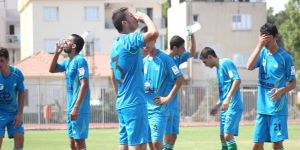 Futbol değil sıcak terletti