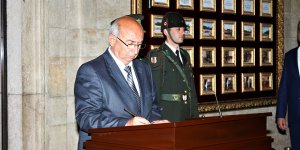 Özyiğit Anıtkabir'i ziyaret etti