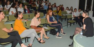 Hazar Ergüçlü: Okul Yıllarınızın Kıymetini Bilin