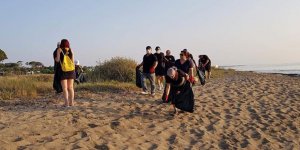 Her Daim Dostlar grubu sahili temizledi