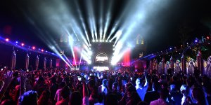 Cage Club yaza merhaba dedi