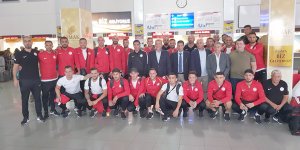 Milliler şampiyonluk hedefiyle gitti