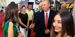 Sertoğlu, fuarı gezdi