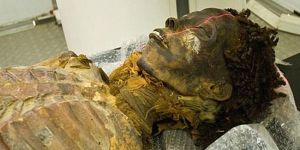 Mısırda firavun mumyası bulundu