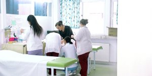 Ali Nihat bebeği, hemşireler büyütüyor