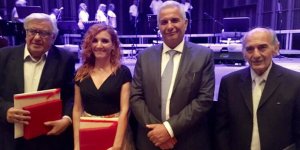 “Lefkoşa Belediye Tiyatrosu”na güneyden ödül