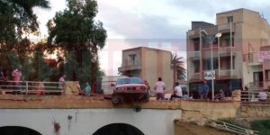 Köprüde asılı kaldı