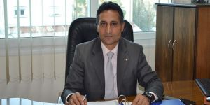 Akçanın tavsiyede bulunması absürd ve komik