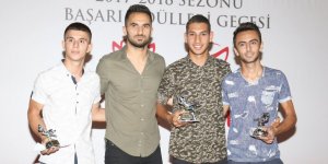 Futbolun başarılıları ödüllerini aldı