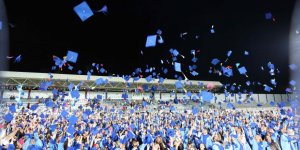 LAÜ'de mezuniyet coşkusu