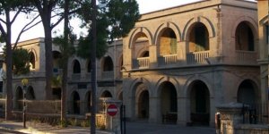 Stenograf ve odacı ihtiyacı için eylem uyarısı