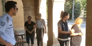 Ziynet eşyası çalmaktan yargılanıyorlar