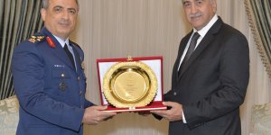 Akıncı, Orgeneral Gülan'ı kabul etti