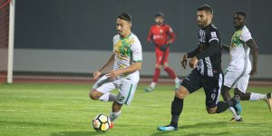 Erencan takımda kaldı