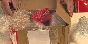 Posta paketinden uyuşturucu çıktı