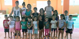 Salon cıvıl cıvıl