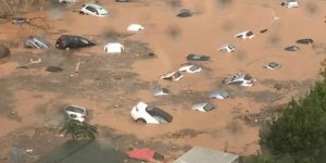 Atina'yı şimdi de sel vurdu