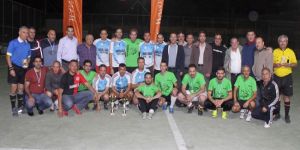 Basın mensupları halı sahada terledi