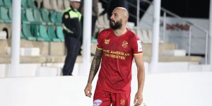 Serhan Önet resmi imzayı attı