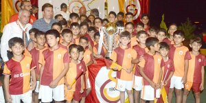 Şampiyonluk coşkuyla kutlandı