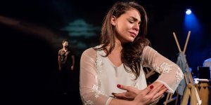 FOTOMODELLİKLE DEĞİŞEN ÖYKÜ…