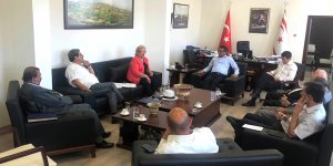 Erhürman, maliye eski bakanlarıyla görüştü        