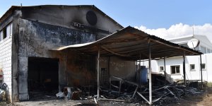 İş yerine girdiler, yanıcı madde döküp ateşe verdiler…