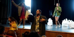 Tiyatro Festivali devam ediyor