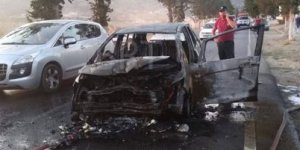 Boğazköy- Gönyeli Anayolu’ndaki trafik kazasında bir araç yandı