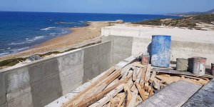 Sahilde inşaat caretta carettalar için endişe yarattı