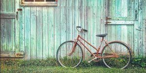 Evet… Çocukluk… Kovulma tehlikesi olmayan cennet…