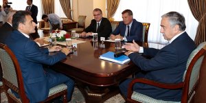 Akıncı,  muhalefet partilerine bilgi verdi