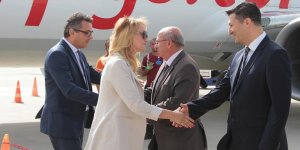 Erhürman adaya döndü