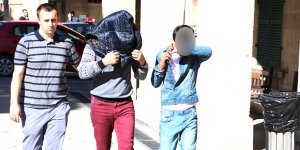 İçki çalarken yakalandılar