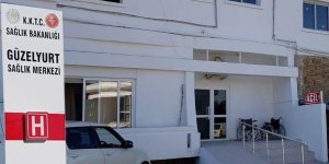 Babasını göremedi, doktoru darp etti