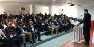 Özersay, meslek memurlarını bilgilendirdi