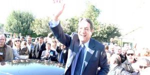 Anastasiadis büyükelçilerle görüştü